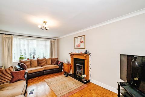 4 bedroom end of terrace house for sale, Hurston Close, Worthing