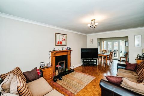 4 bedroom end of terrace house for sale, Hurston Close, Worthing