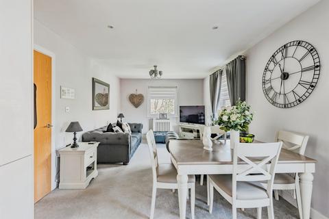 2 bedroom apartment for sale, Thornton Side, Redhill