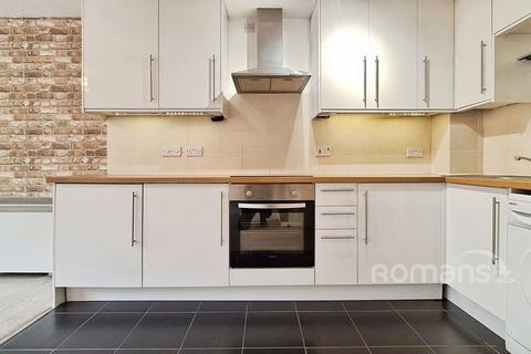 1 bedroom maisonette for sale, St. Michaels Close, Fleet, Hampshire