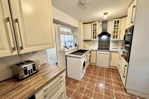 4 bedroom semi-detached house for sale, Snailsden Way, Staincross, Barnsley, S75 6EE