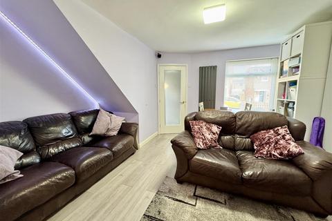 4 bedroom semi-detached house for sale, Snailsden Way, Staincross, Barnsley, S75 6EE