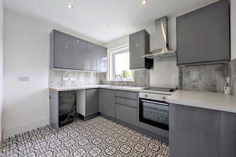 3 bedroom flat for sale, St. Michaels Road, Worthing
