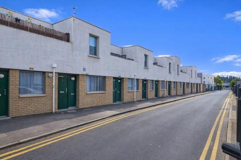 1 bedroom flat to rent, Pickering Road, Barking, IG11