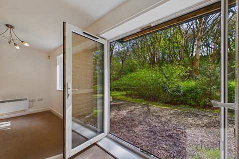 Flat - Thwaite Court, Cornmill View, Horsforth, Leeds, LS18