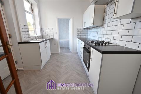 3 bedroom flat to rent, Benwell, Newcastle upon Tyne NE15