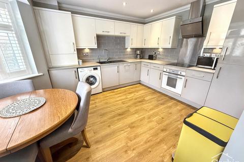 2 bedroom bungalow for sale, Beswick Avenue, Bournemouth, BH10 4