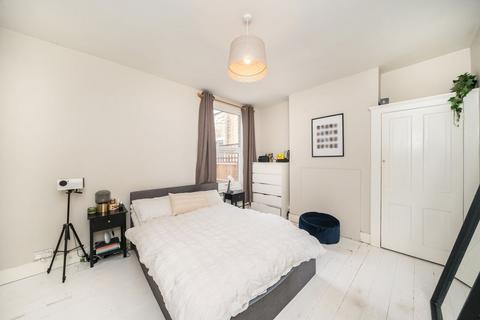 2 bedroom maisonette for sale, Hotham Road, London SW19