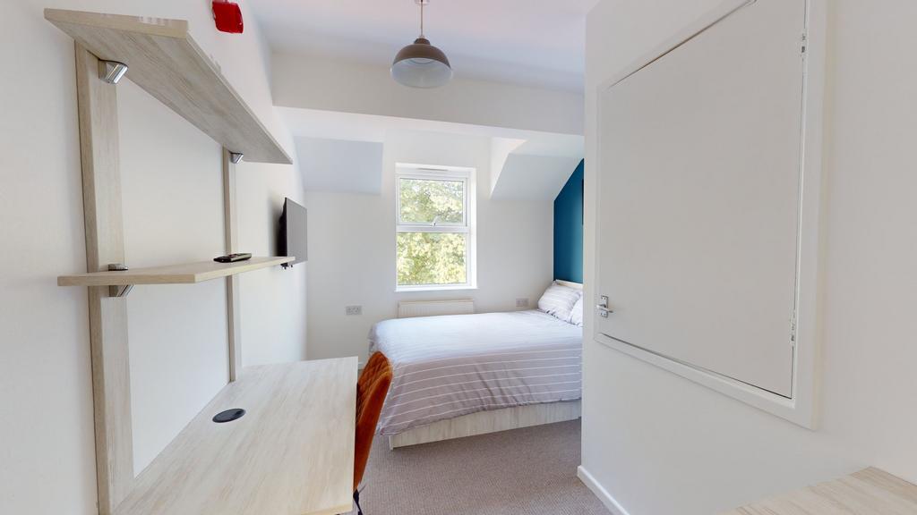 House in Nottingham, Old Lenton, Lenton - More