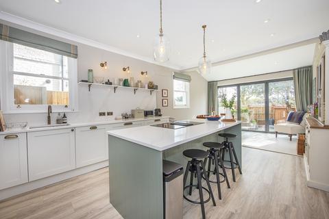 5 bedroom house to rent, Kenilworth Avenue London SW19
