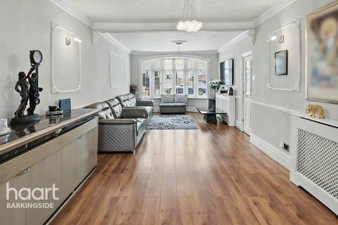 5 bedroom end of terrace house for sale, Herent Drive, Clayhall