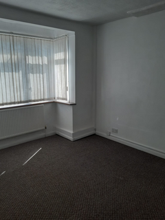 1 bedroom in a house share to rent, Whitby Road, Slough SL1