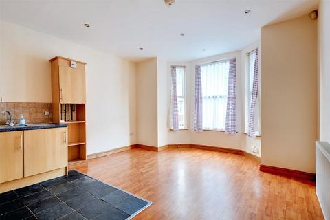 1 bedroom flat to rent, Bingham Road, Sherwood, Nottingham, NG5 2EP