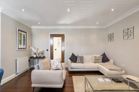 2 bedroom apartment to rent, Elmgrove Road, Weybridge KT13