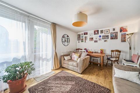 2 bedroom flat for sale, Pilot Close, London SE8