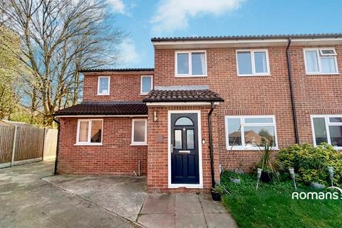 4 bedroom semi-detached house for sale, Mathias Walk, Basingstoke, Hampshire
