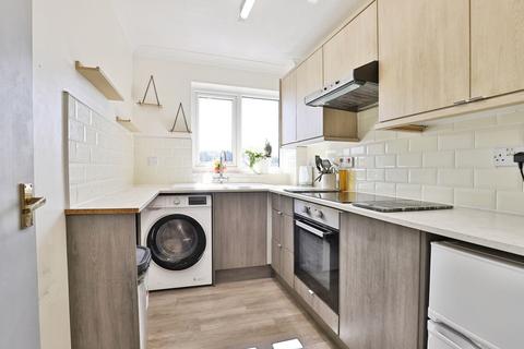 2 bedroom flat for sale, Shillito Road, Poole, Dorset, BH12