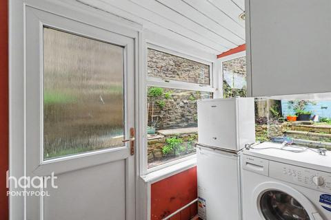 2 bedroom end of terrace house for sale, Merchants Hill, Pontypool