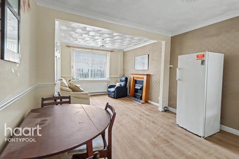 2 bedroom end of terrace house for sale, Merchants Hill, Pontypool