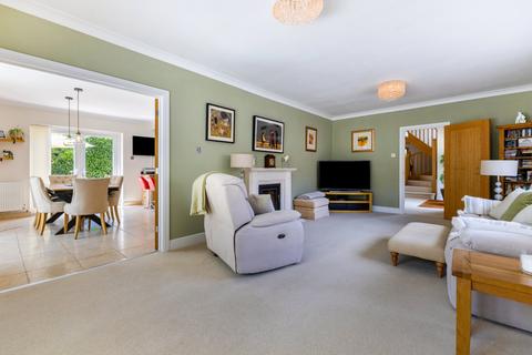 4 bedroom detached house for sale, Applelands Close, Wrecclesham, Farnham, Surrey, GU10