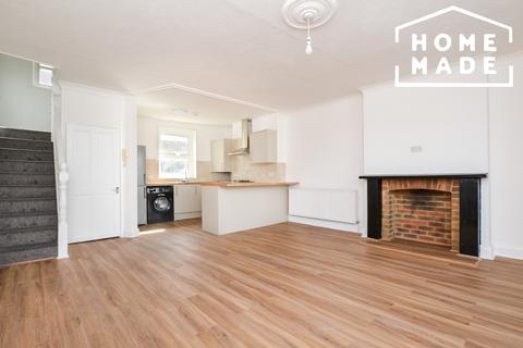 3 bedroom terraced house to rent, Lee High Road, SE15
