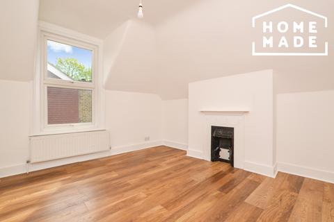 3 bedroom terraced house to rent, Lee High Road, SE15