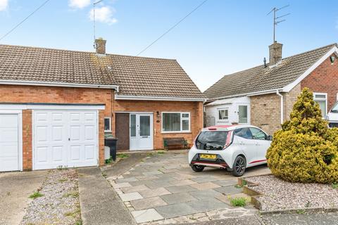 2 bedroom semi-detached house for sale, Barker Close, RUSHDEN