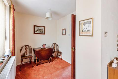 2 bedroom semi-detached house for sale, Barker Close, RUSHDEN