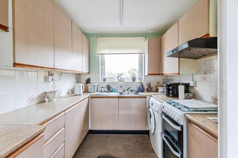 2 bedroom semi-detached house for sale, Barker Close, RUSHDEN