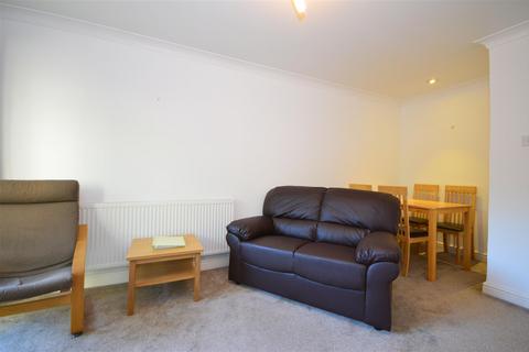 2 bedroom flat to rent, Apartment 3 Fairfield Heights