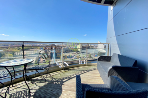 2 bedroom apartment to rent, Imperial Point, The Quays, Salford, M50