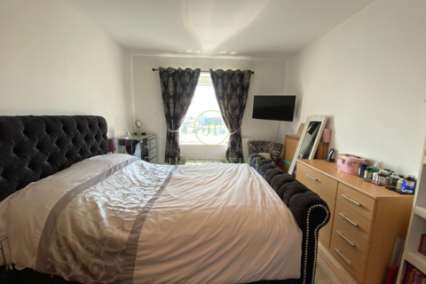 2 bedroom apartment to rent, Imperial Point, The Quays, Salford, M50