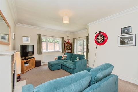 3 bedroom detached bungalow for sale, Park View, Castleford