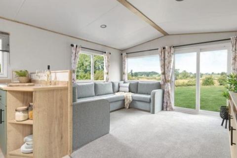 2 bedroom park home for sale, Hoburne Cotswold