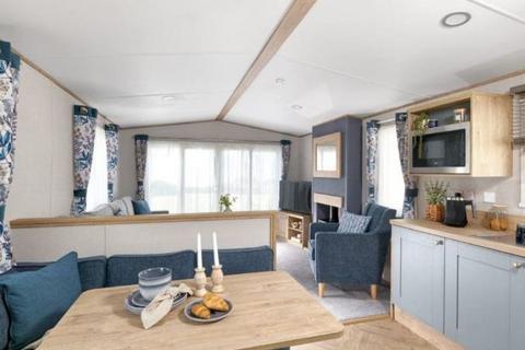 2 bedroom park home for sale, Hoburne Cotswold
