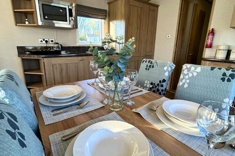 3 bedroom park home for sale, Hoburne Cotswold