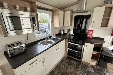 3 bedroom park home for sale, Hoburne Cotswold