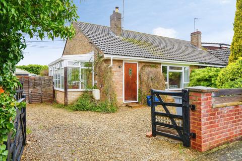 2 bedroom semi-detached bungalow for sale, Burswin Road, Carterton, OX18