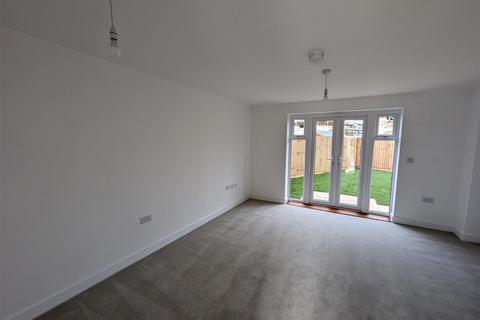 2 bedroom semi-detached house to rent, Comice Way ( off Quince Way ), Ely CB6