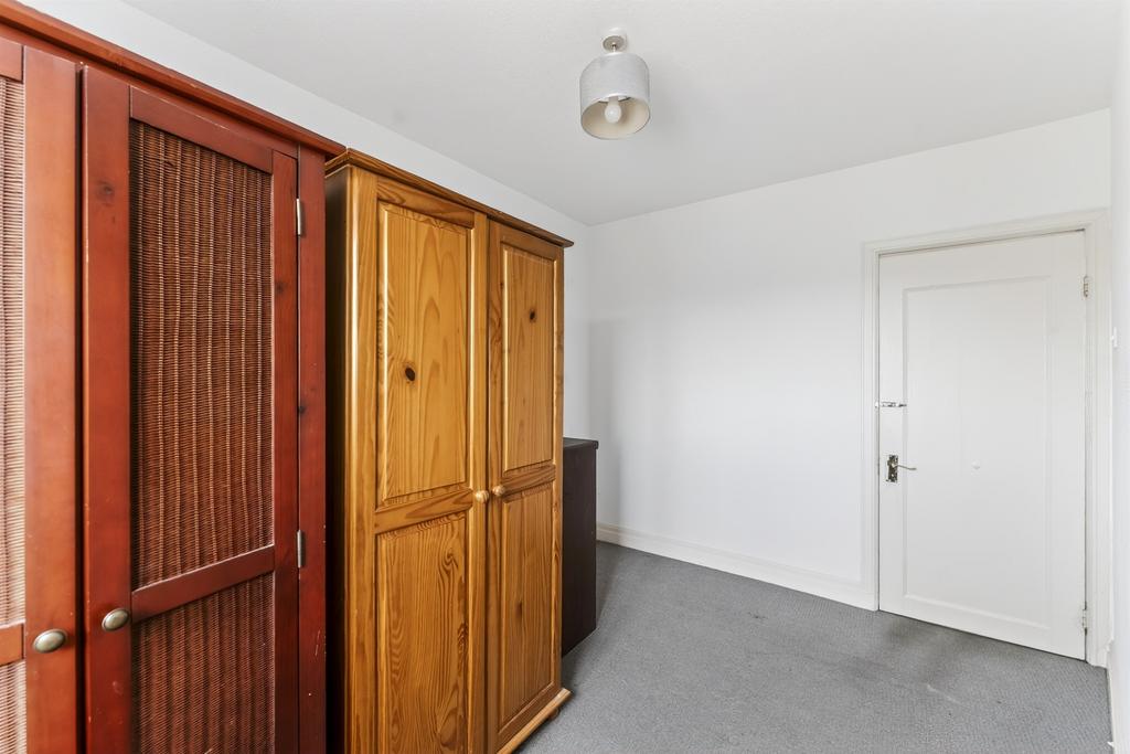 Walk-in wardrobe