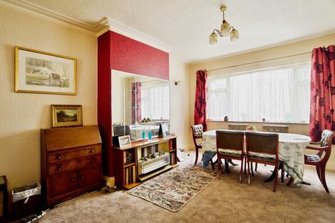 4 bedroom semi-detached house for sale, Chase Side, London, N14