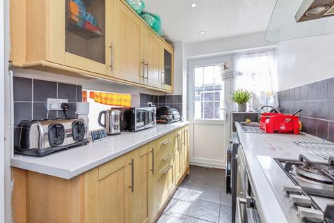 2 bedroom end of terrace house for sale, St. Pauls Close, Kent ME2