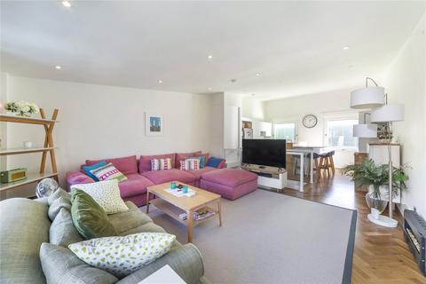 2 bedroom penthouse for sale, Short Gardens, London WC2H