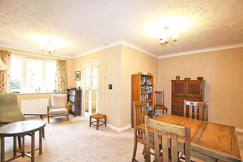 1 bedroom flat for sale, Pendene Court, Penn Road, Wolverhampton, WV4 5UZ