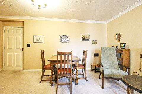 1 bedroom flat for sale, Pendene Court, Penn Road, Wolverhampton, WV4 5UZ
