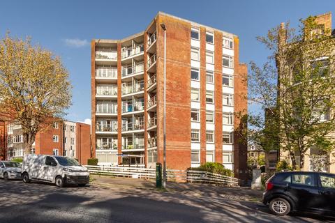 Flat - The Drive, Hove