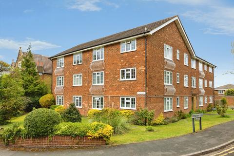 2 bedroom flat for sale, Ferndown Close, Guildford, Surrey, GU1