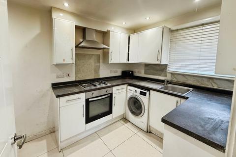 3 bedroom townhouse to rent, Uxbridge Road, Slough, Berkshire, SL1