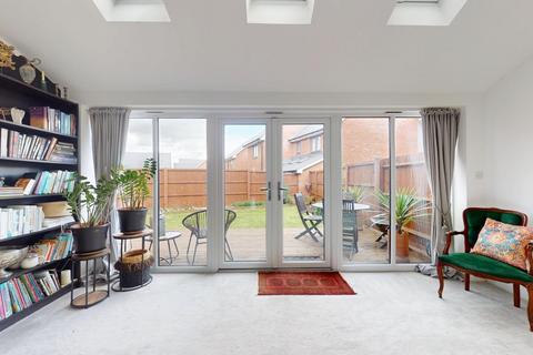 4 bedroom link detached house for sale, Marlowe Close, Northfleet, Gravesend, DA11