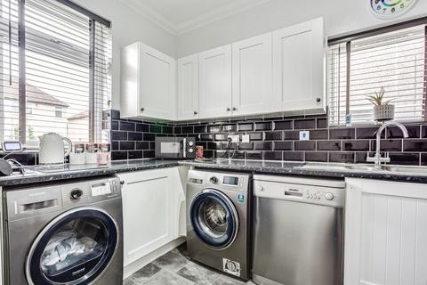 3 bedroom semi-detached house for sale, Snapethorpe Road, Wakefield